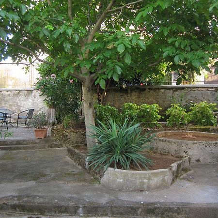 Guest House Ilona Pula Exterior photo
