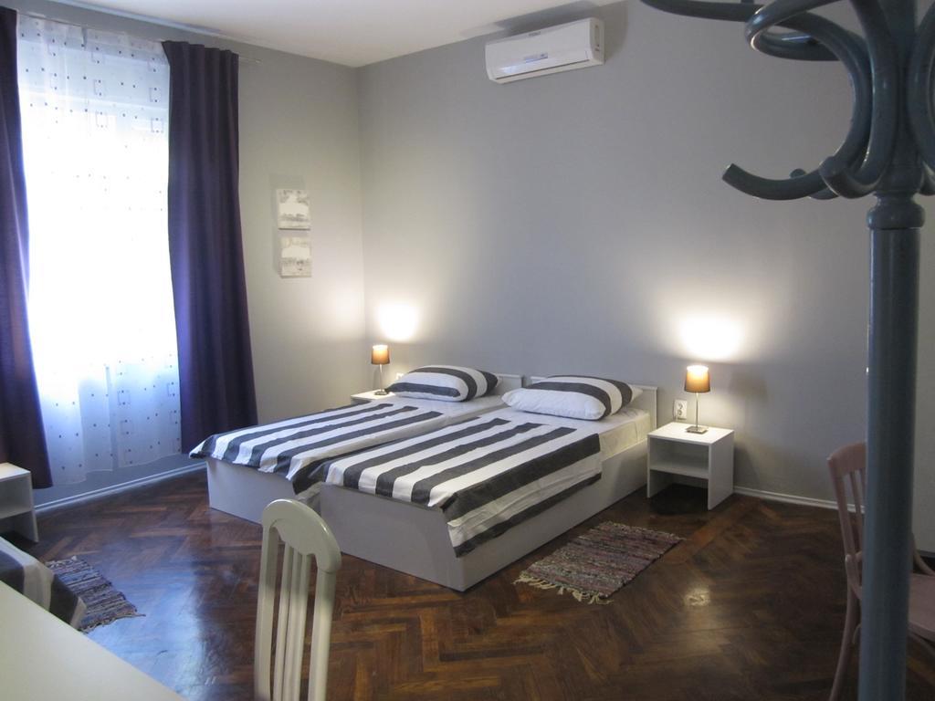 Guest House Ilona Pula Exterior photo